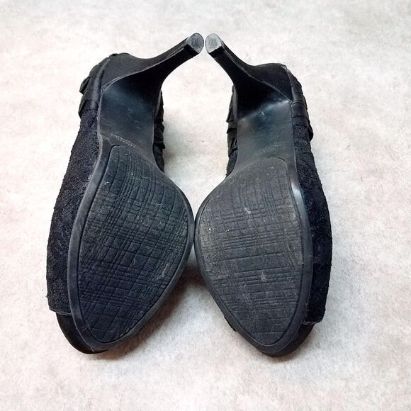 Lulu Townsend Womens Gloria Size 7.5 Black Slip On Peep Toe Floral Heel - Picture 9 of 10